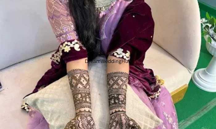 Rups  Mehndi   Designs